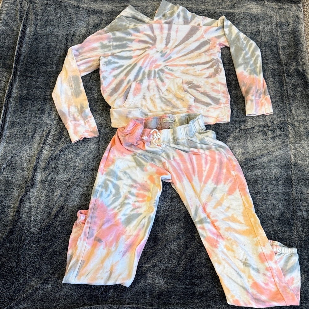 Girls Tie-Dye Lounge Set
